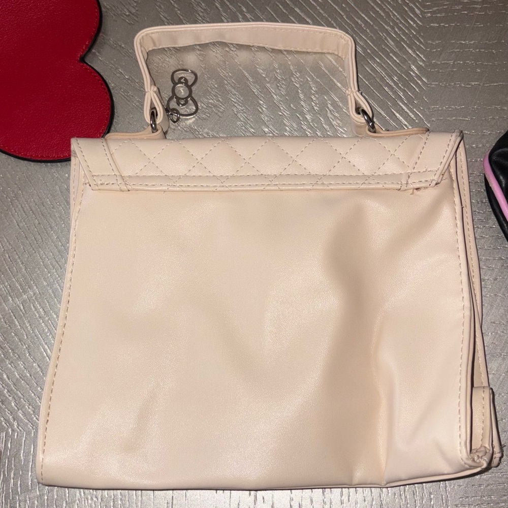 Hello Kitty purse 🩷 - Picture 2 of 3